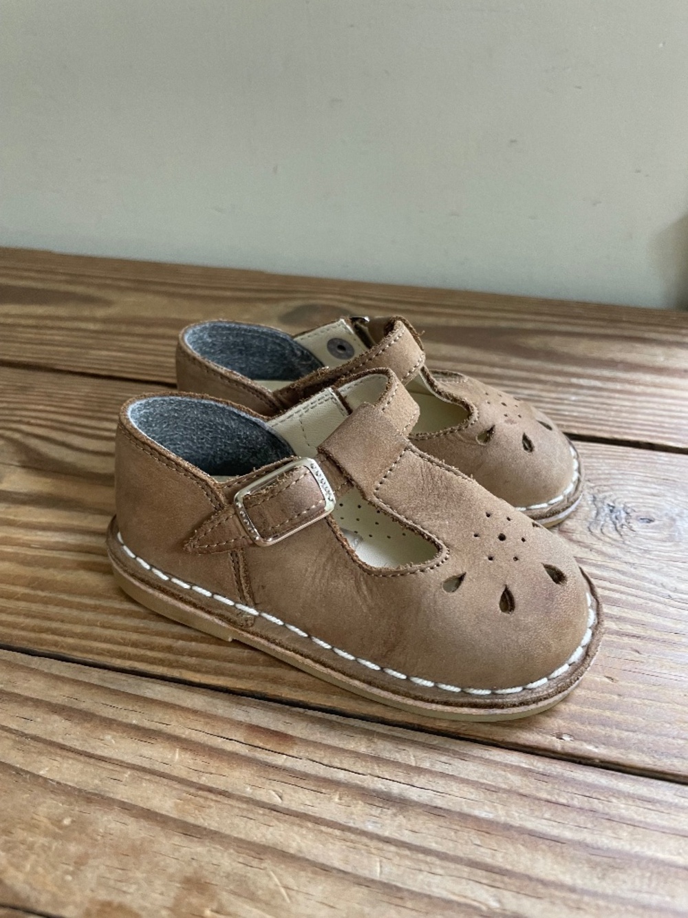 L'Amour Classic Nubuck Leather T-Strap Mary Jane 5